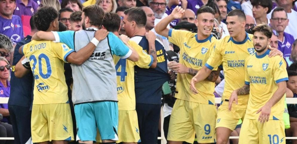 Il Frosinone fa il guastafeste: a Firenze, cala il tris e centra i primi tre punti stagionali